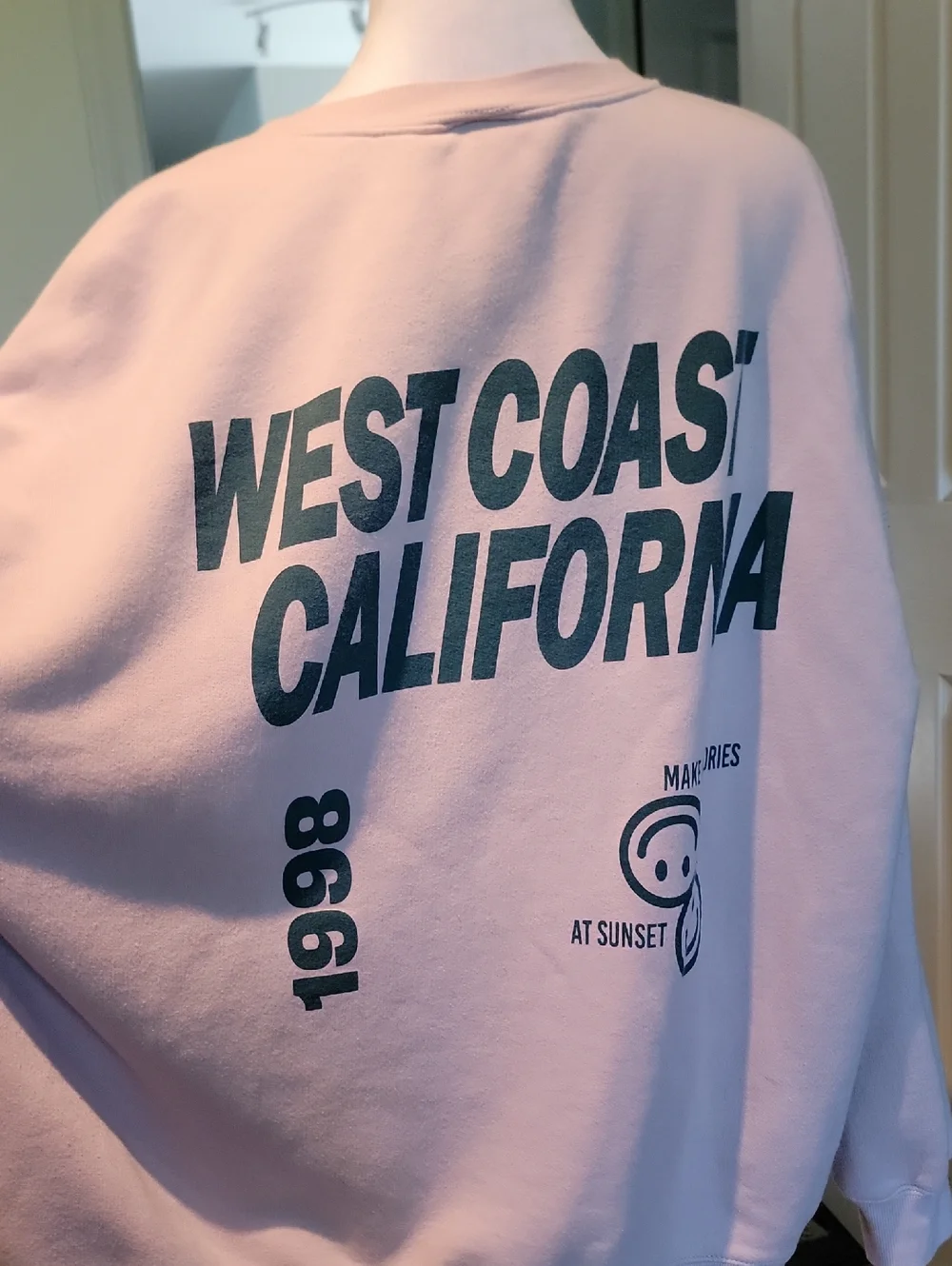 Wild Fable Women’s Oversized Pink Pullover Sweatshirt - Picture 5 of 8